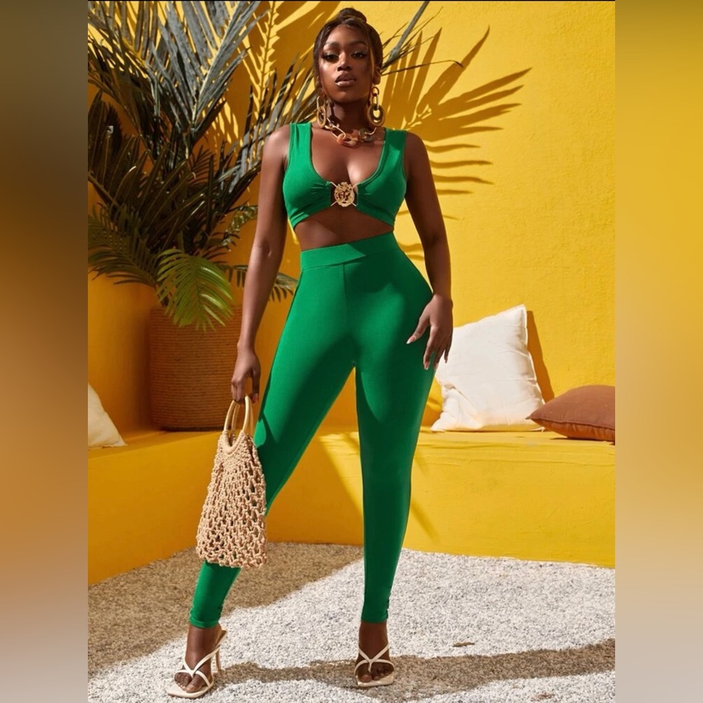 SHEIN metal detail legging set